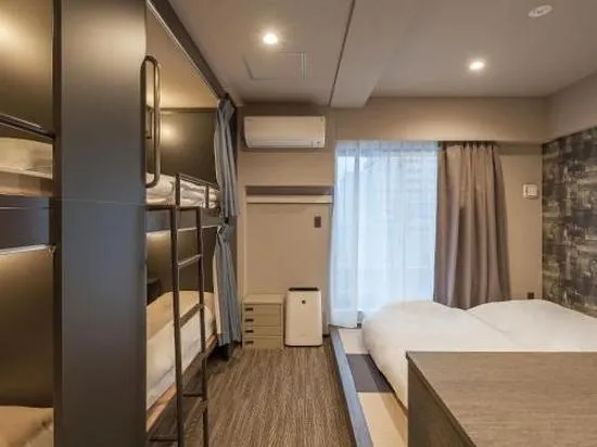 Hotel a hostel – różnice w cenie, komforcie i prywatności