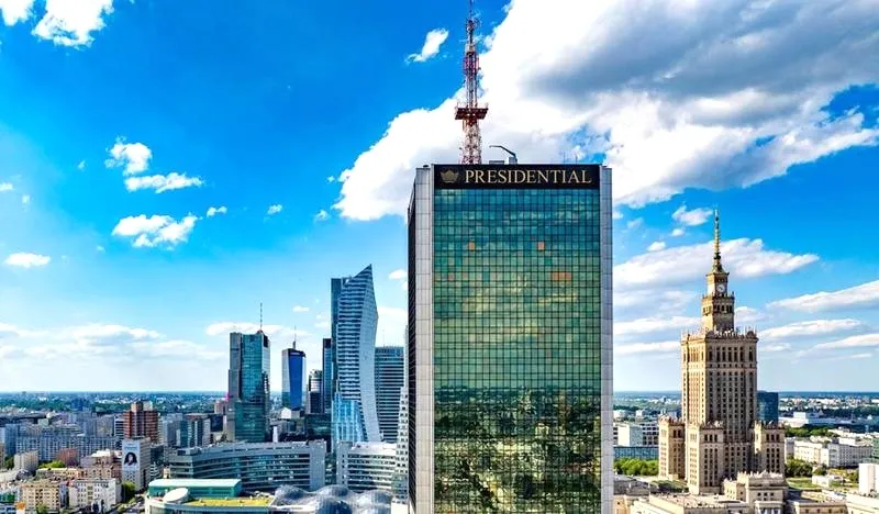 Ile pięter ma hotel Marriott w Warszawie? Wysokość budynku i ciekawostki