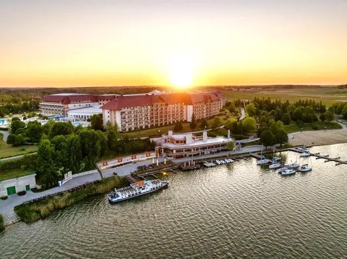 Ile pokoi ma hotel Gołębiewski w Mikołajkach — sprawdź szczegóły i udogodnienia