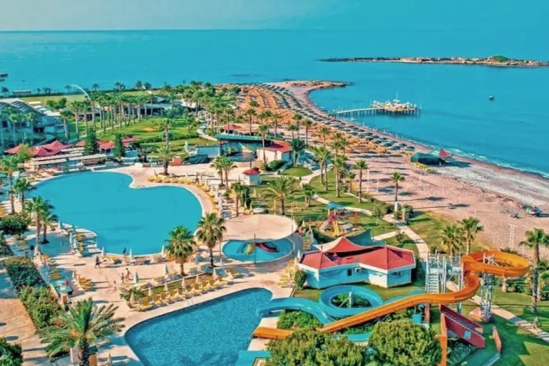 Ile zarabiają Turcy w hotelach? Różnice w pensjach mogą zaskoczyć