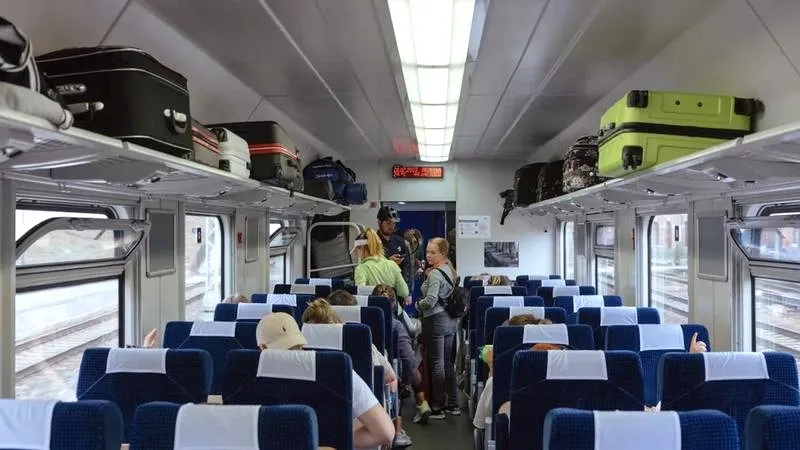 Jaki bagaż zabrać do pociągu Intercity? Wymiary, limity i opłaty