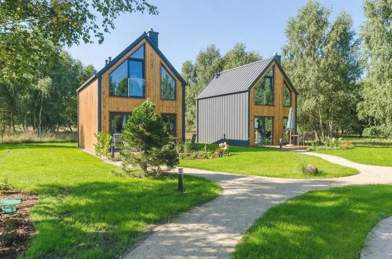 Tani domek nad morzem – jak oszczędzić i wybrać dobrą ofertę?
