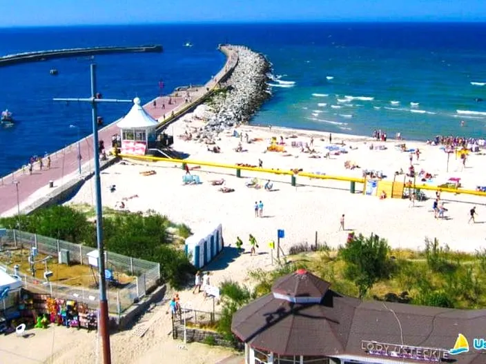 Ustka: plaża wschodnia czy zachodnia? Wybierz idealną dla siebie