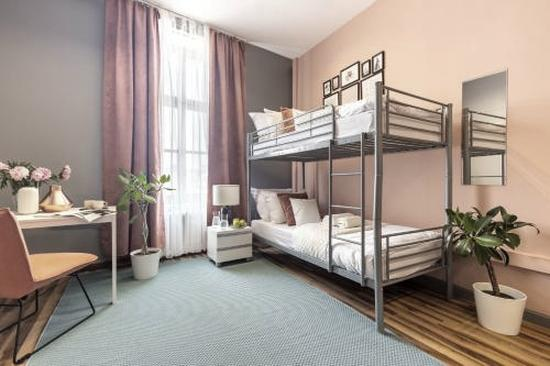 Hostel a hotel
